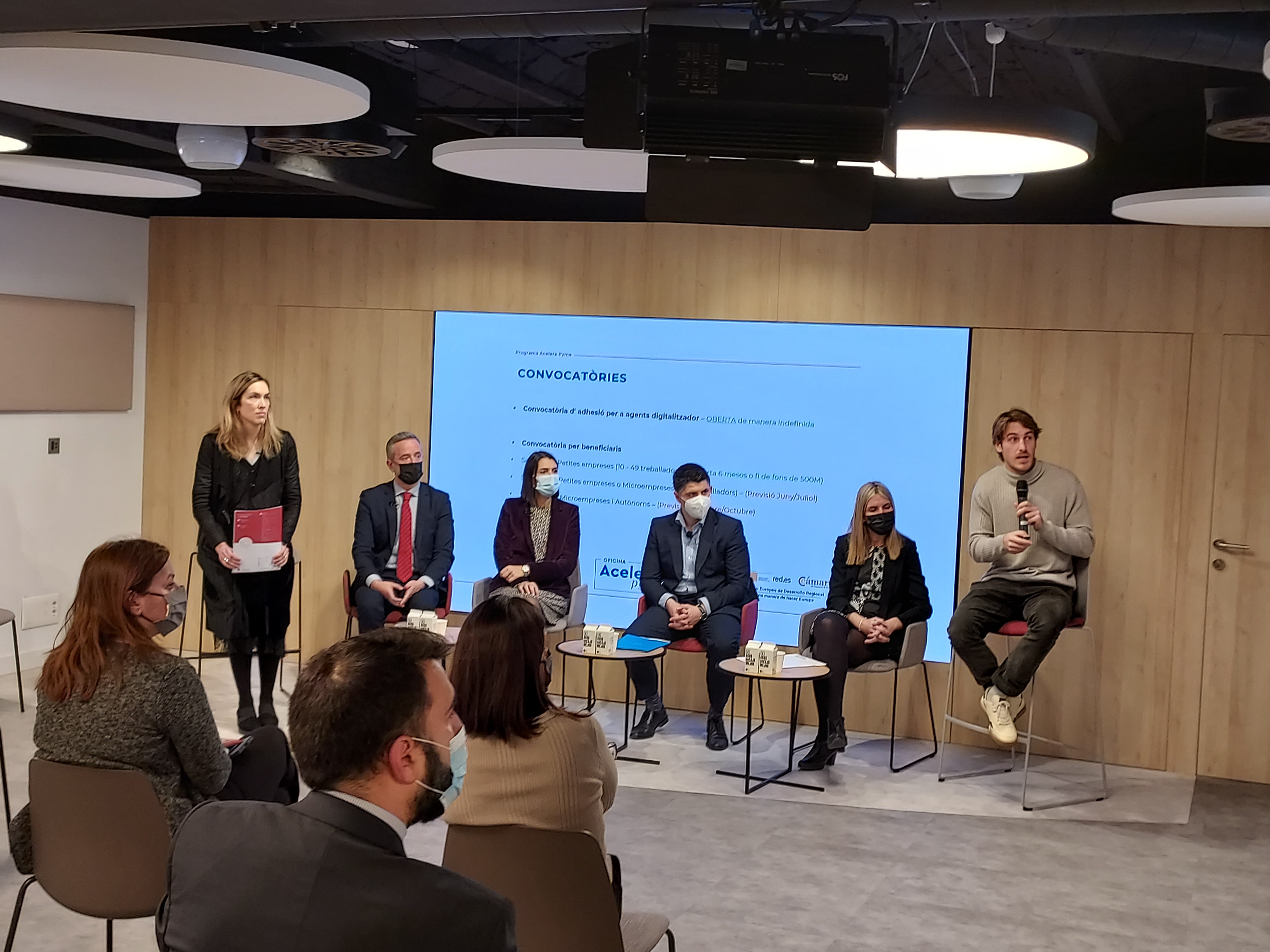 Avalis participa a la jornada de la Cambra de Comerç de Barcelona para dar a conocer el programa de apoyo al emprendimiento y crecimiento industrial