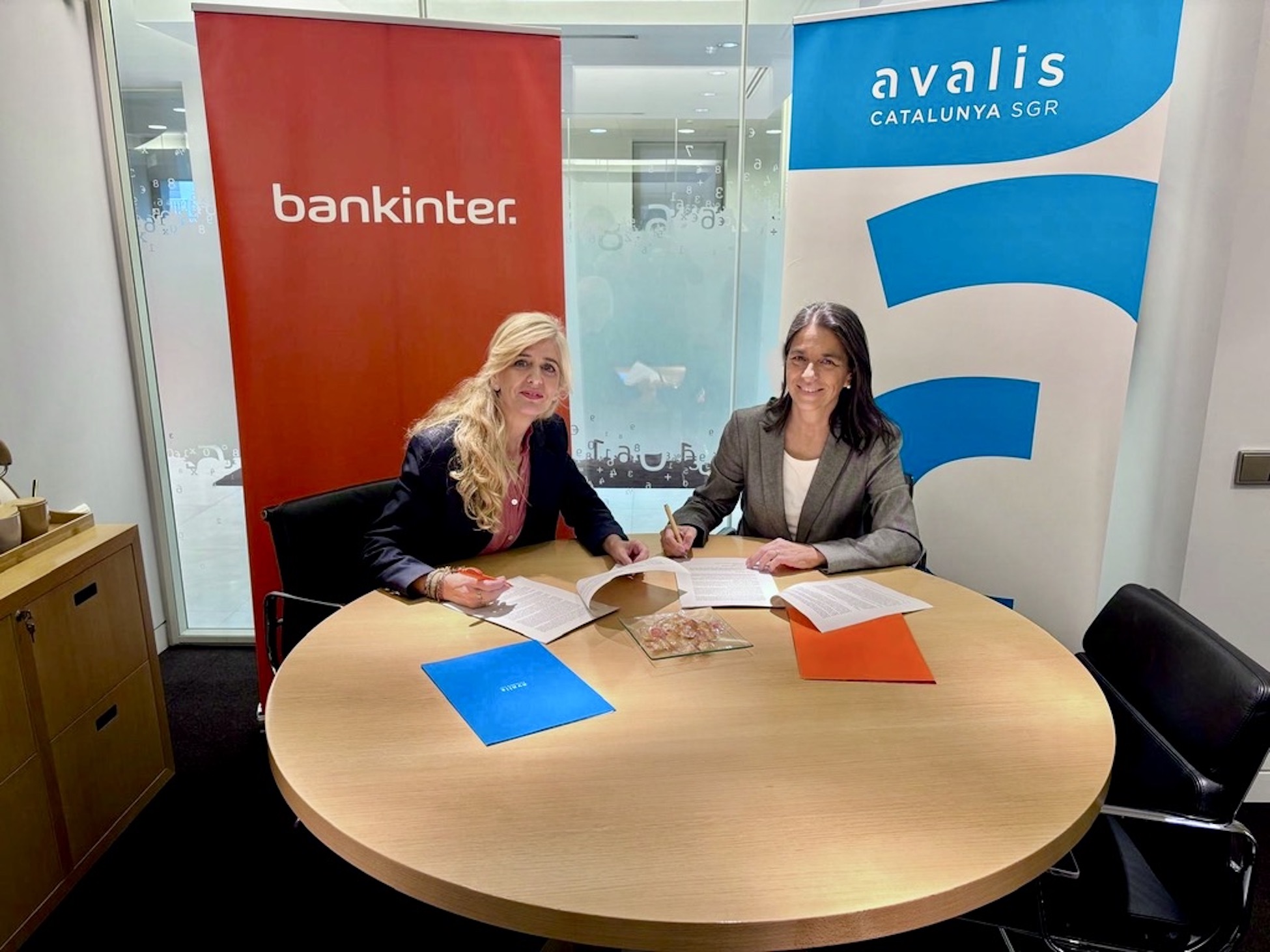 imagen de  Avalis y Bankinter renuevan el acuerdo de colaboración para facilitar el crédito a pymes y autónomos de Catalunya