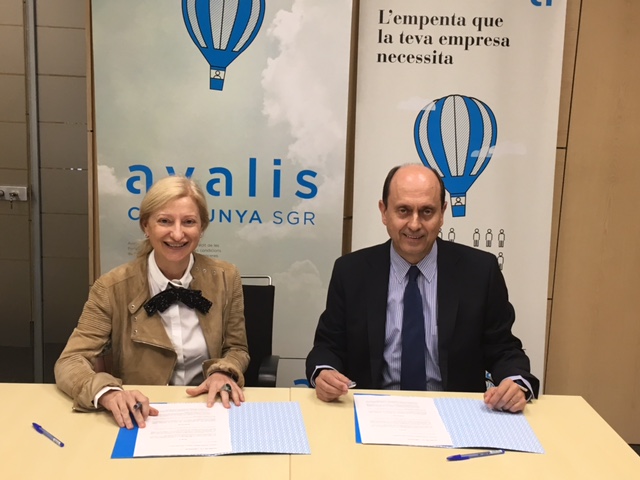 rosa maria oliva i josep lores signant conveni SIR Project